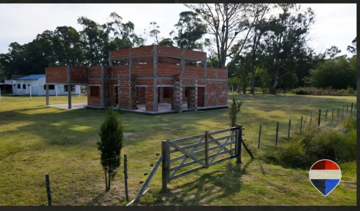 CASA 5 AMBIENTES EN VENTA A TERMINAR EN  CAÑUELAS 4