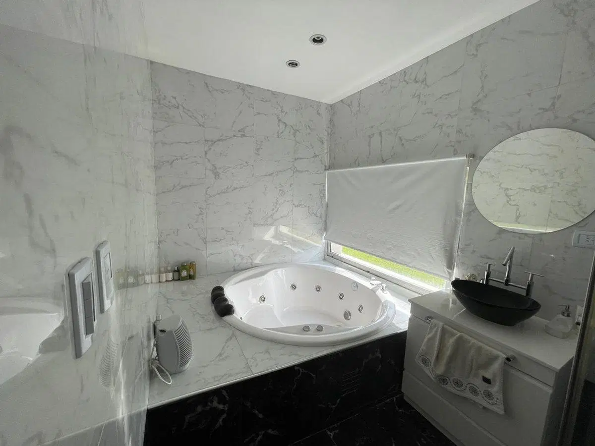 CASA EN VENTA 6 AMBIENTES EN FINCAS DE SAN VICENTE 5