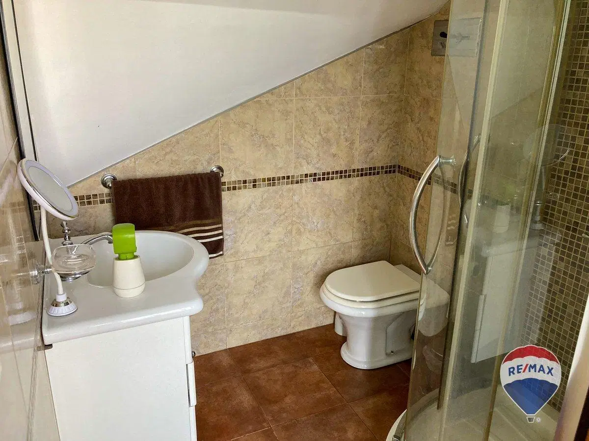 CASA 5 AMBIENTES EN VENTA LA MATANZA CON PILETA 4