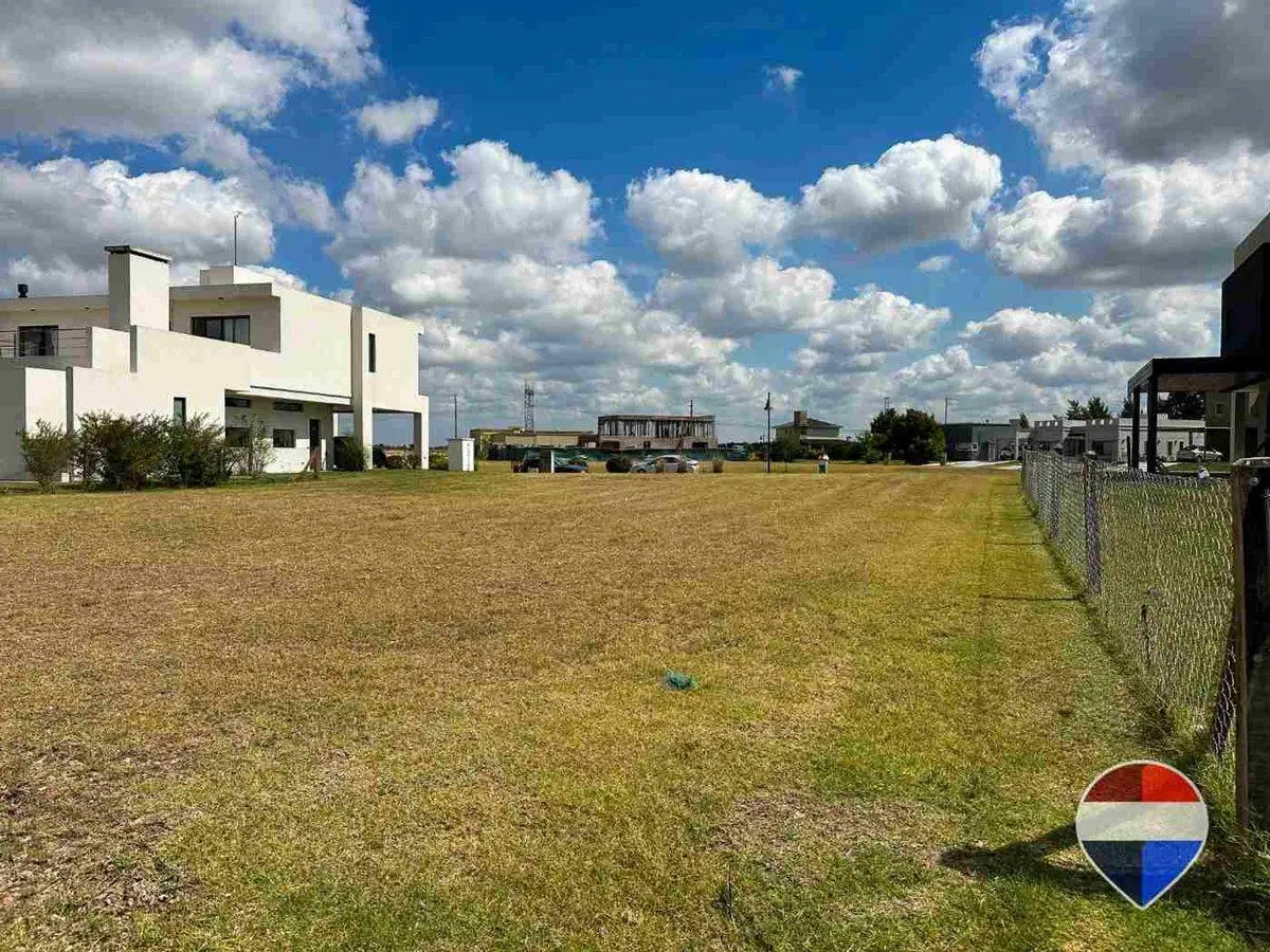 LOTE EN VENTA EN BARRIO SAN LUCAS FONDO A LAGUNA 5