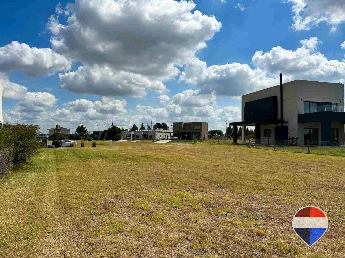 LOTE EN VENTA EN BARRIO SAN LUCAS FONDO A LAGUNA 5