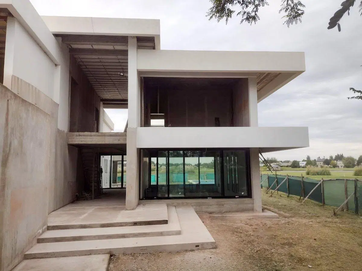 CASA 5 AMBIENTES EN VENTA EN SAN ELISEO GOLF 3