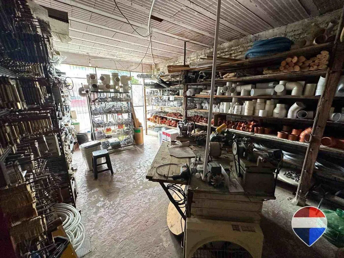 LOCAL EN VENTA EN JOSE MARMOL 4
