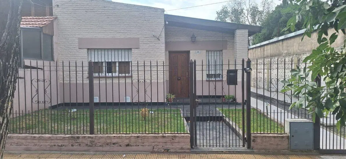 CASA EN VENTA 3 AMBIENTES EN MONTE GRANDE 2