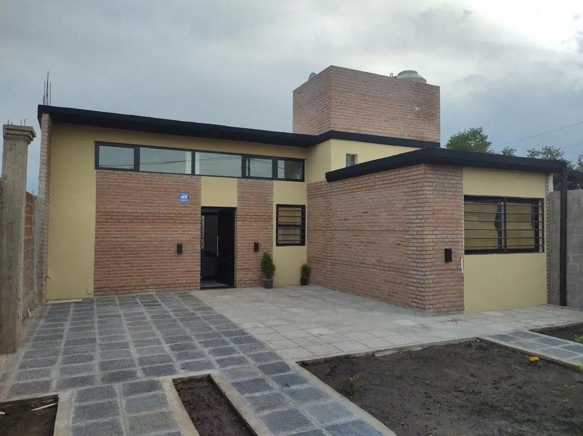 CASA DE 3 AMBIENTES EN ALQUILER EN VIRREY DEL PINO 5