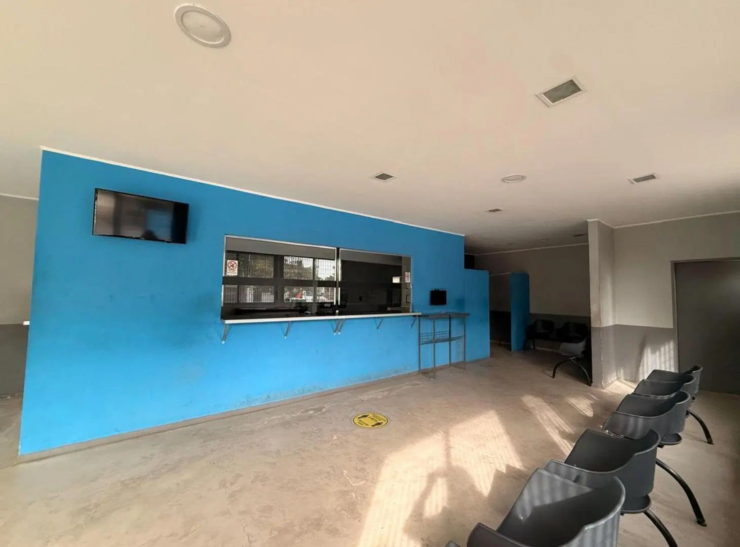 TERRENO CON OFICINA 5 AMBIENTES VENTA SAN VICENTE 3