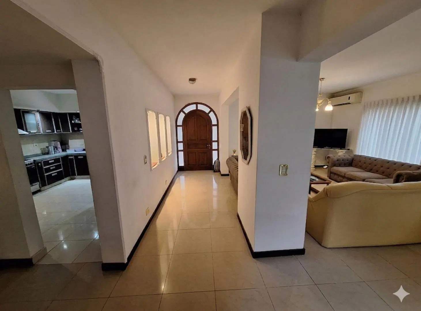 CASA 6 AMBIENTES EN VENTA EN BARRIO EL LAUQUEN 2