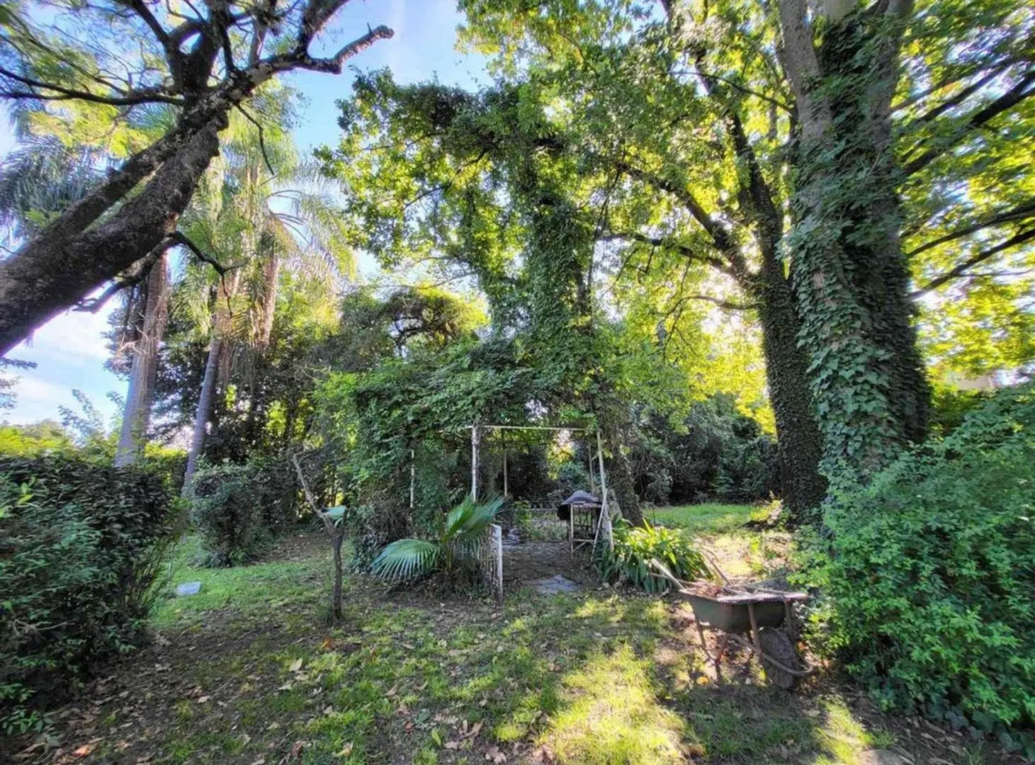 LOTE EN VENTA MONTE GRANDE EXCELENTE UBICACION 2