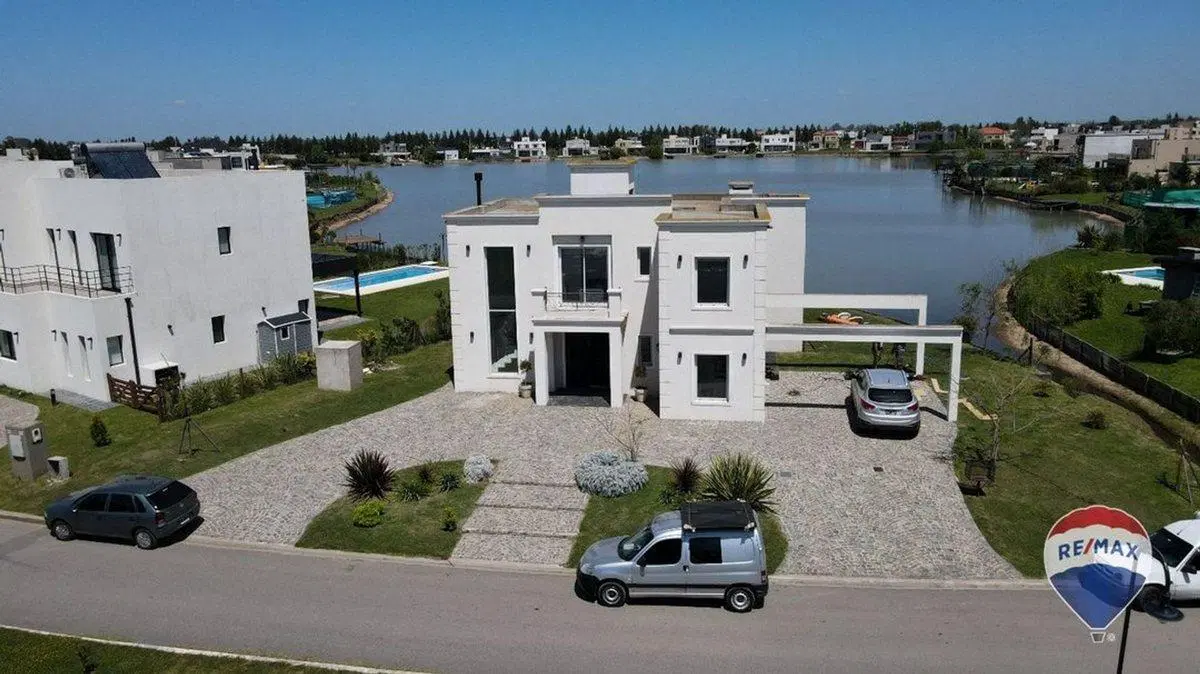 CASA EN ALQUILER 5 AMBIENTES EN CRUZ DEL SUR 2