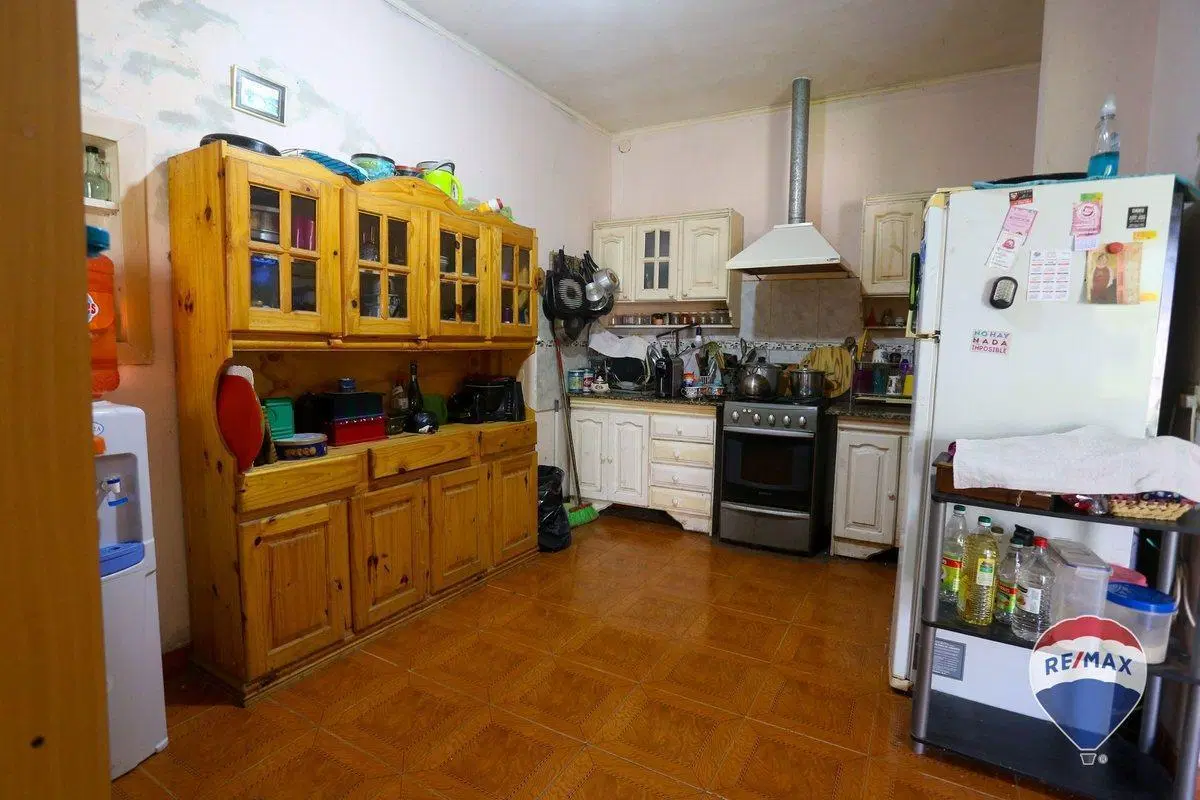 CASA 8 AMBIENTES EN VENTA EN EZEIZA 3