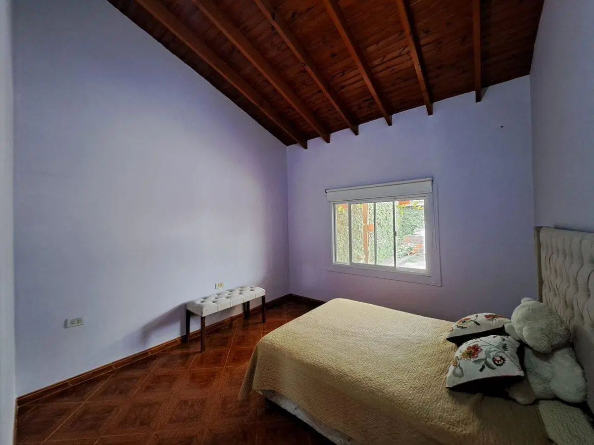 CASA 5 AMBIENTES EN VENTA EN SPEGAZZINI 5