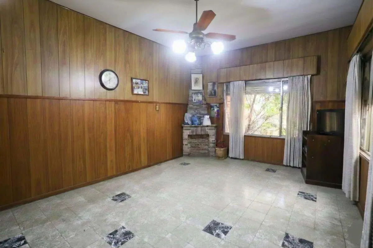 CASA 6 AMBIENTES VENTA TEMPERLEY CON QUINCHO 8
