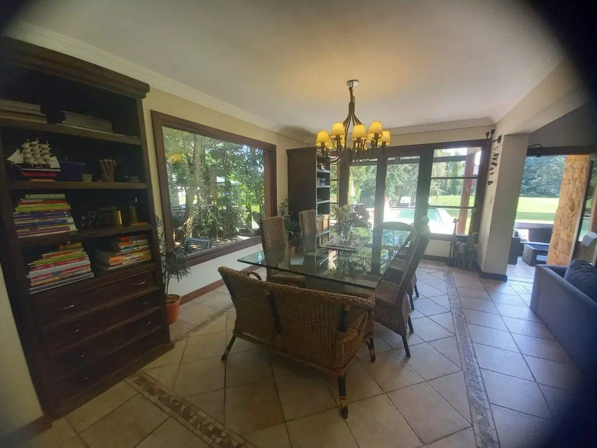 CASA 5 AMBIENTES EN VENTA SAINT THOMAS SUR CANNING 4