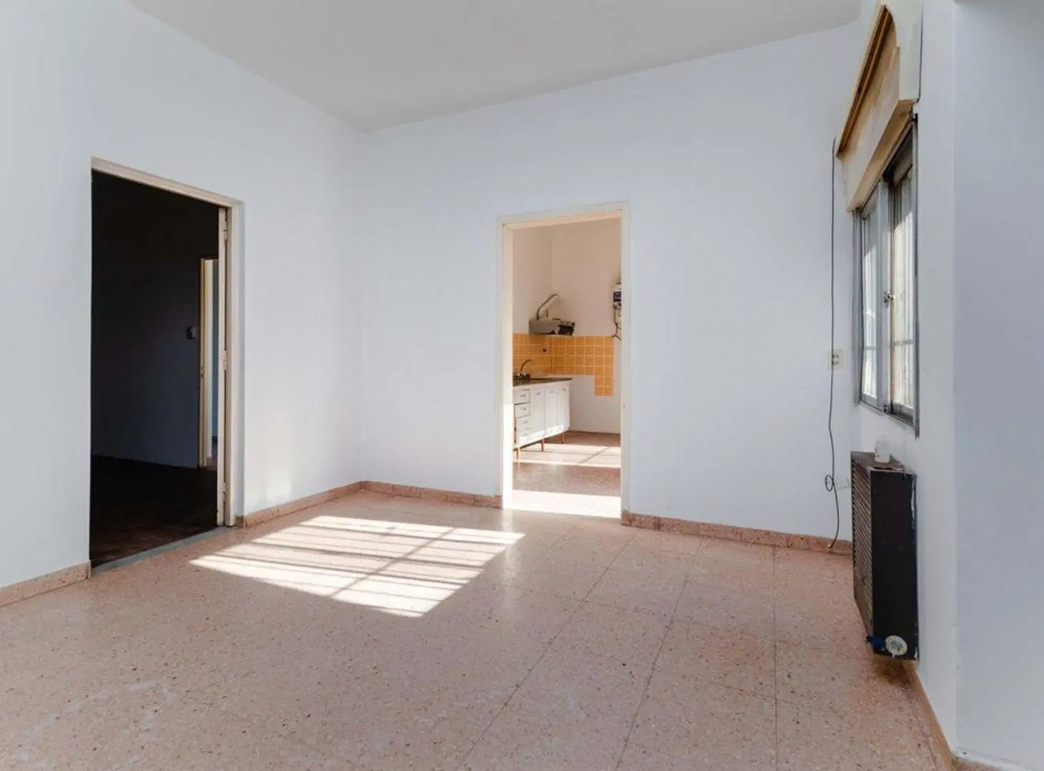 VENTA CASA 3 AMBIENTES EN BURZACO + TERRENO LIBRE 5