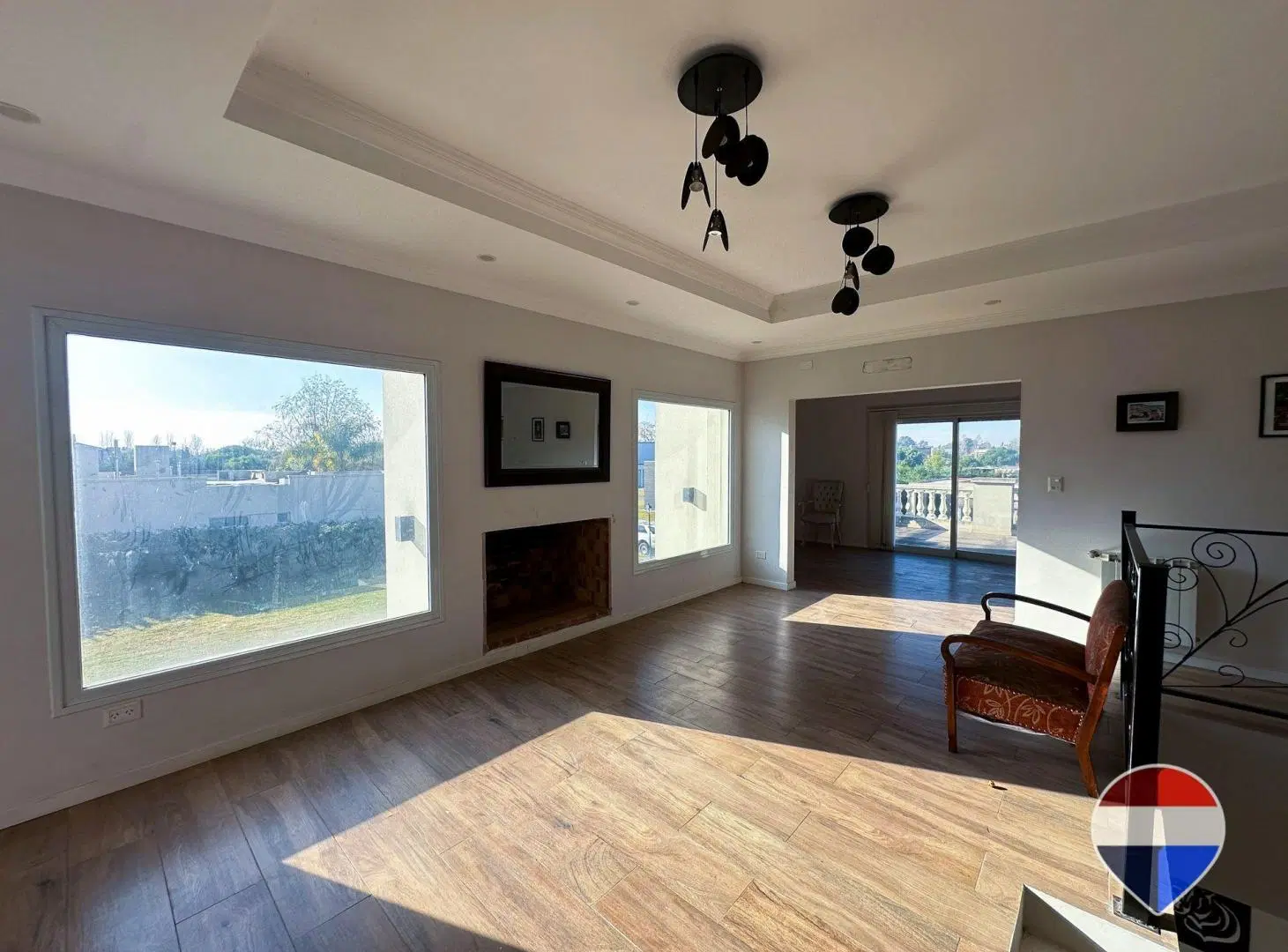 CASA EN VENTA 8 AMBIENTES BARRIO SANTA JUANA 2