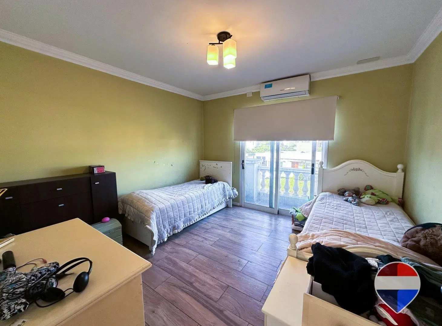 CASA EN VENTA 8 AMBIENTES BARRIO SANTA JUANA 5
