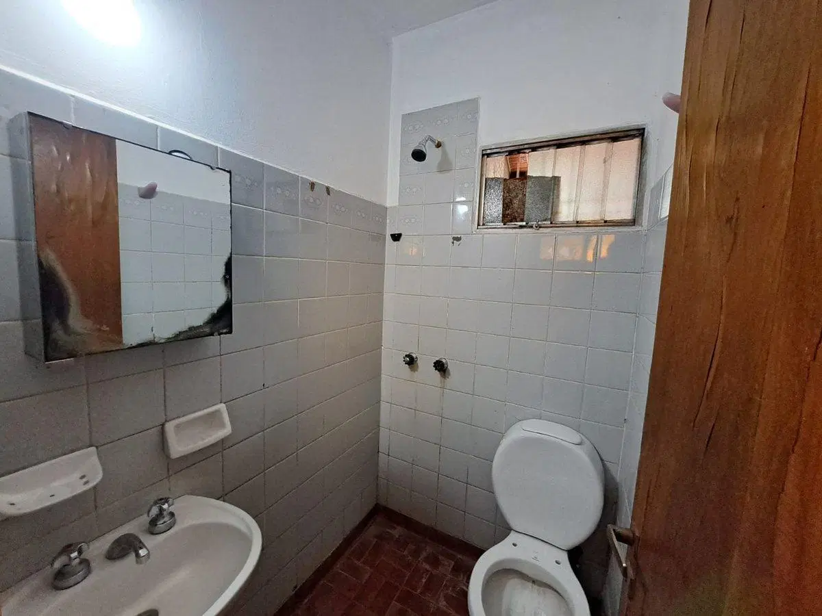 CASA 5 AMBIENTES EN VENTA EN ALEJANDRO KORN 4