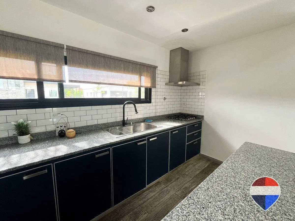 CASA EN VENTA 4 AMBIENTES EN CRUZ DEL SUR 8