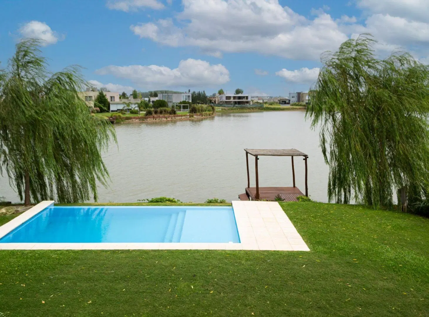 CASA 6 AMBIENTES EN VENTA HORIZONTES AL SUR LAGUNA 3