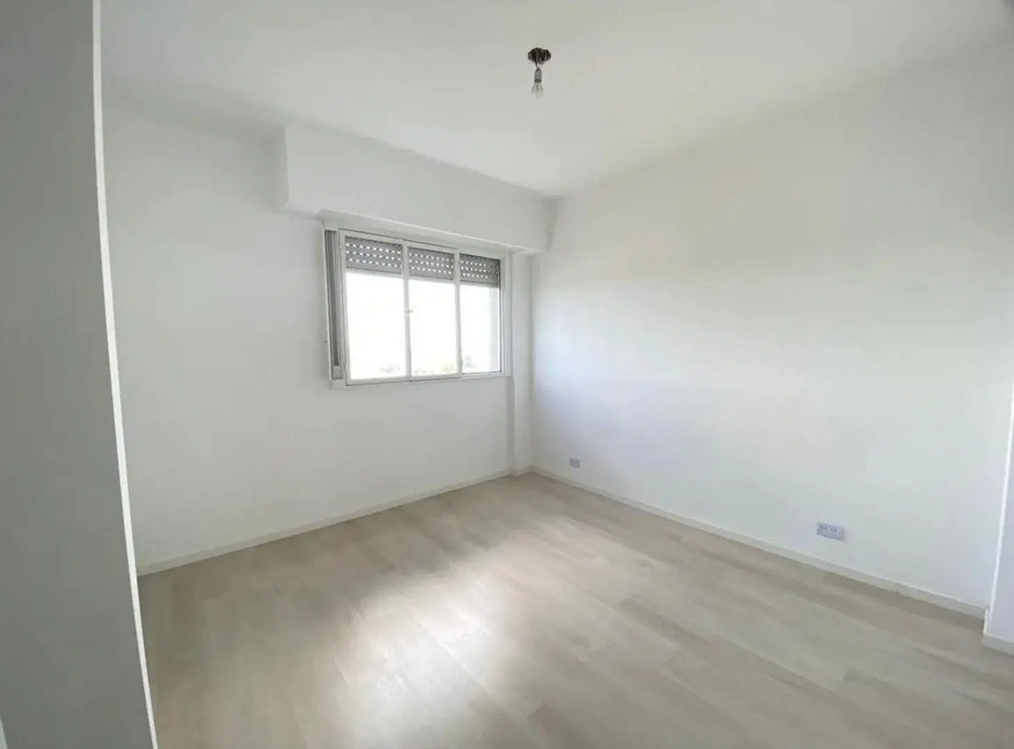 DEPARTAMENTO VENTA CASEROS EXCELENTE 4 AMBIENTES 8