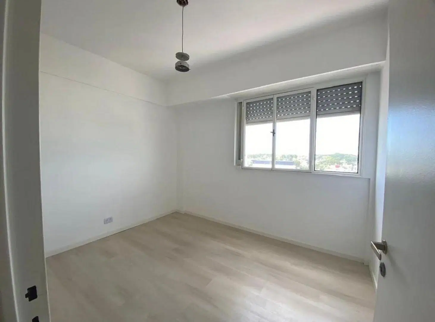 DEPARTAMENTO VENTA CASEROS EXCELENTE 4 AMBIENTES 5
