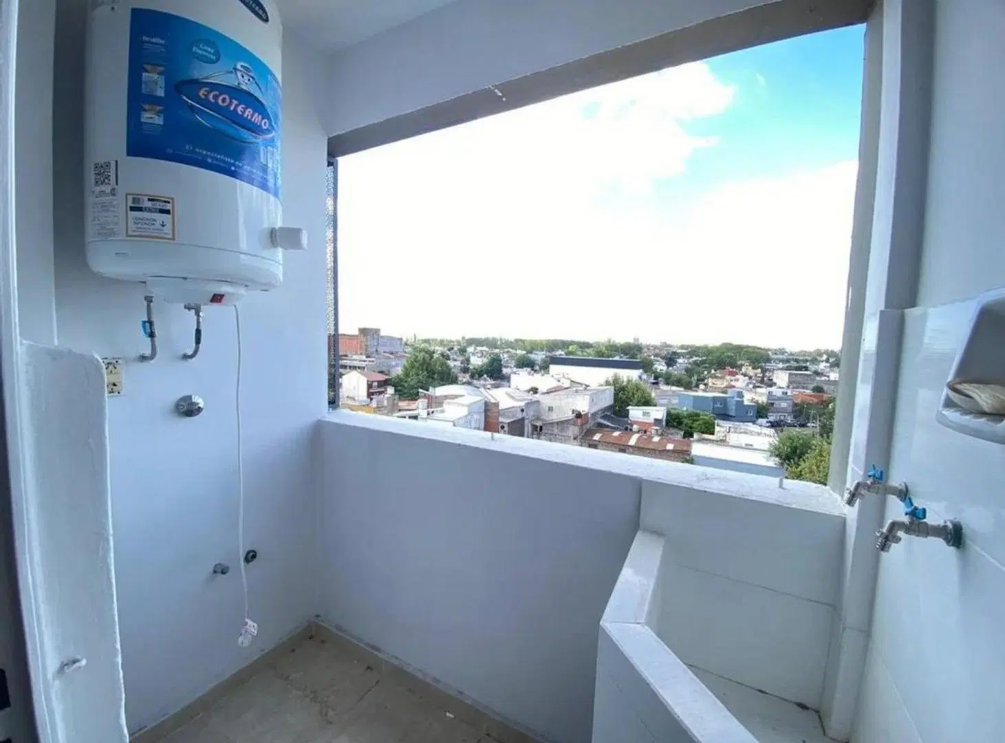 DEPARTAMENTO VENTA CASEROS EXCELENTE 4 AMBIENTES 3
