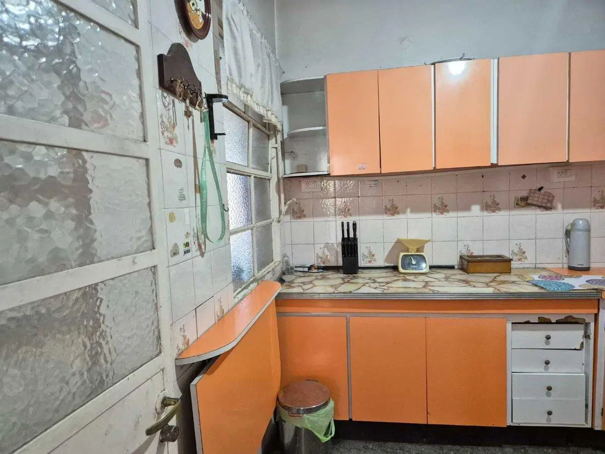 CASA 5 AMBIENTES EN VENTA BANFIELD APTA CREDITO 5