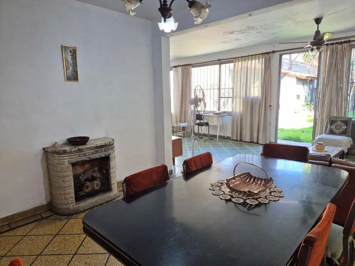 CASA 5 AMBIENTES EN VENTA BANFIELD APTA CREDITO 2
