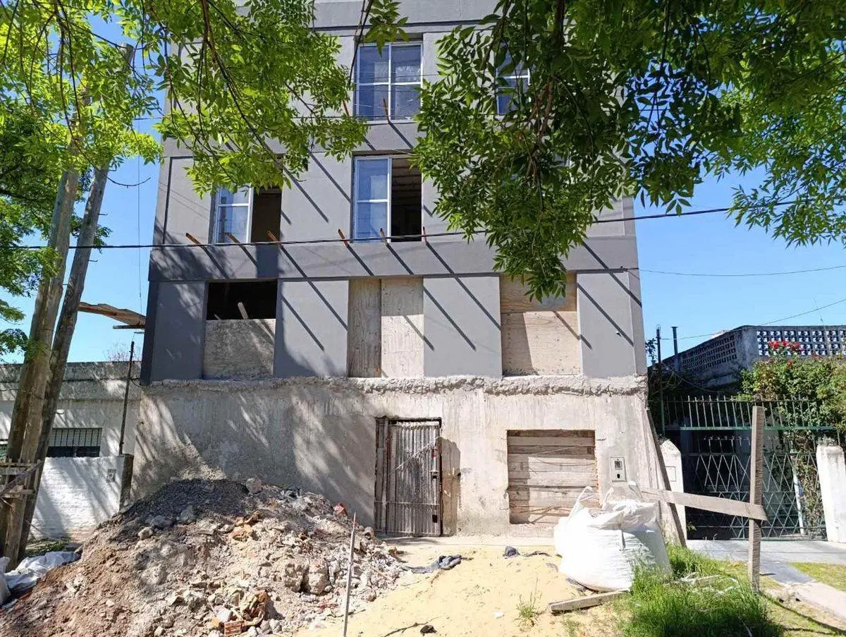 DEPARTAMENTO 2 AMBIENTES EN VENTA EN MONTE GRANDE 5