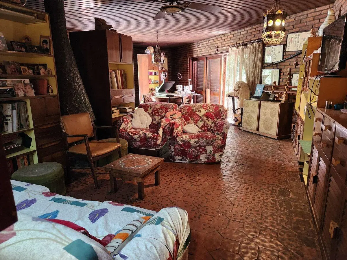 CASA 5 AMBIENTES EN VENTA ADROGUE CON PILETA 4