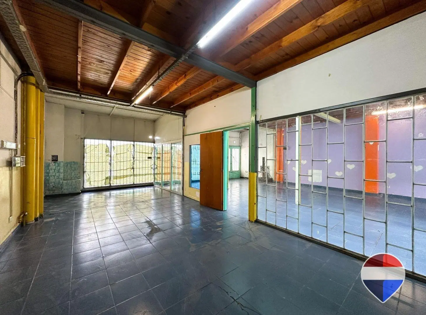 GALPON CON OFICINAS EN VENTA EN EZEIZA CENTRO 3
