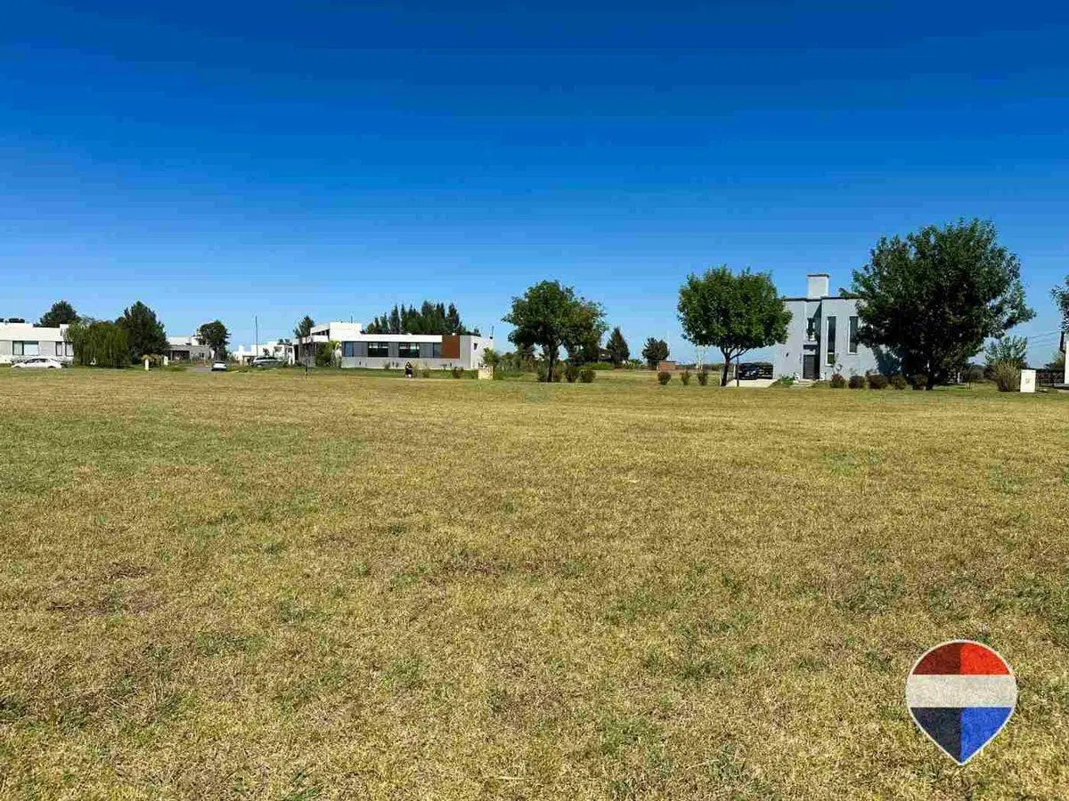 LOTE A LA VENTA EN BARRIO SANTA RITA A LA LAGUNA 4