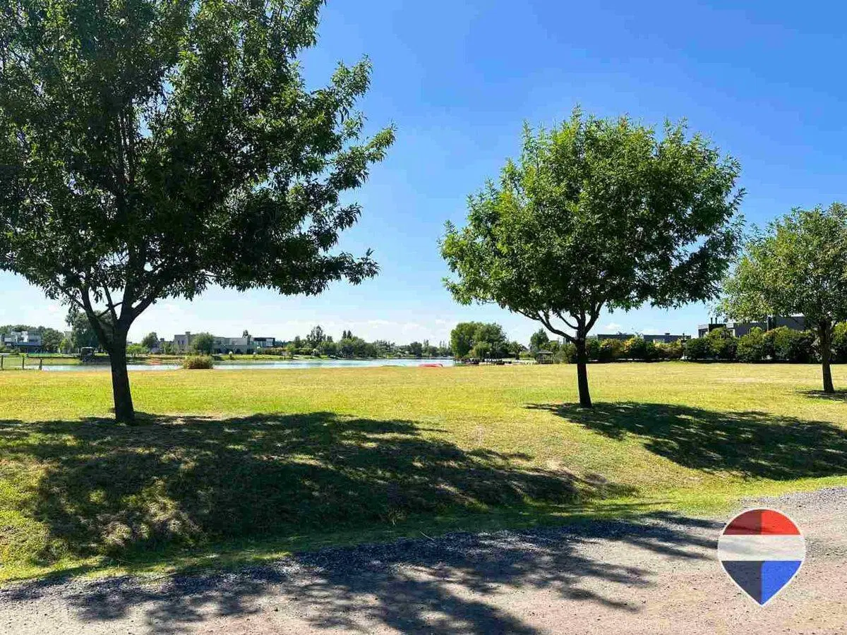 LOTE A LA VENTA EN BARRIO SANTA RITA A LA LAGUNA 8