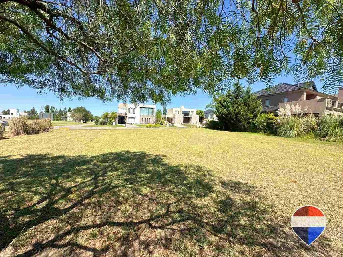LOTE EN VENTA EN BARRIO SANTA RITA A LA LAGUNA 8