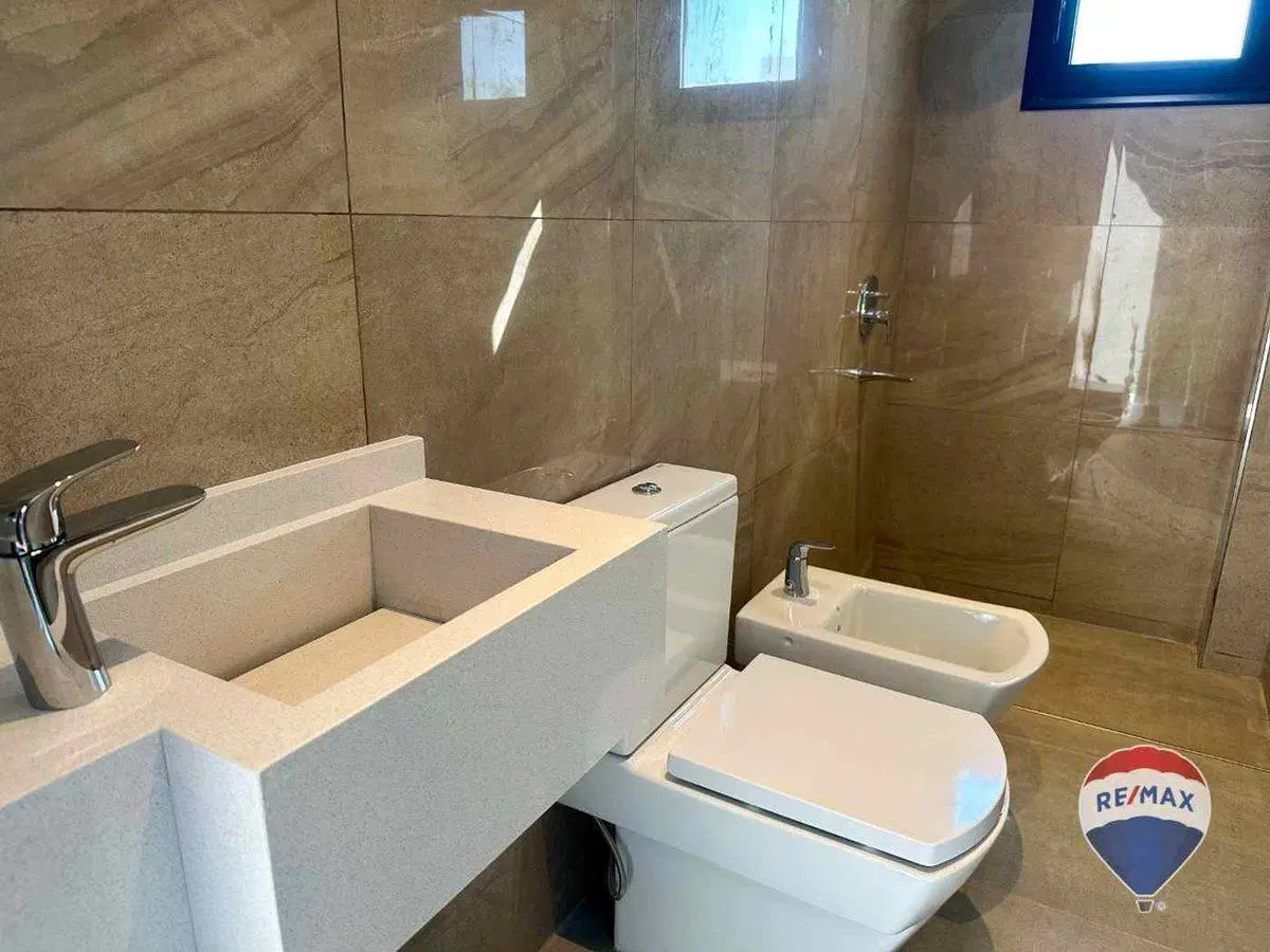 CASA EN VENTA 6 AMBIENTES EN CANNING TERRALAGOS 3