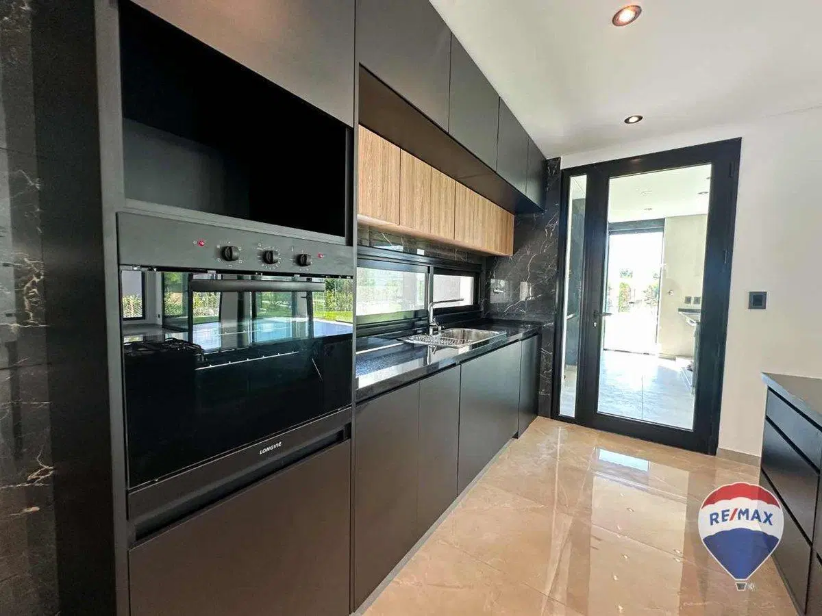 CASA EN VENTA 6 AMBIENTES EN CANNING TERRALAGOS 4