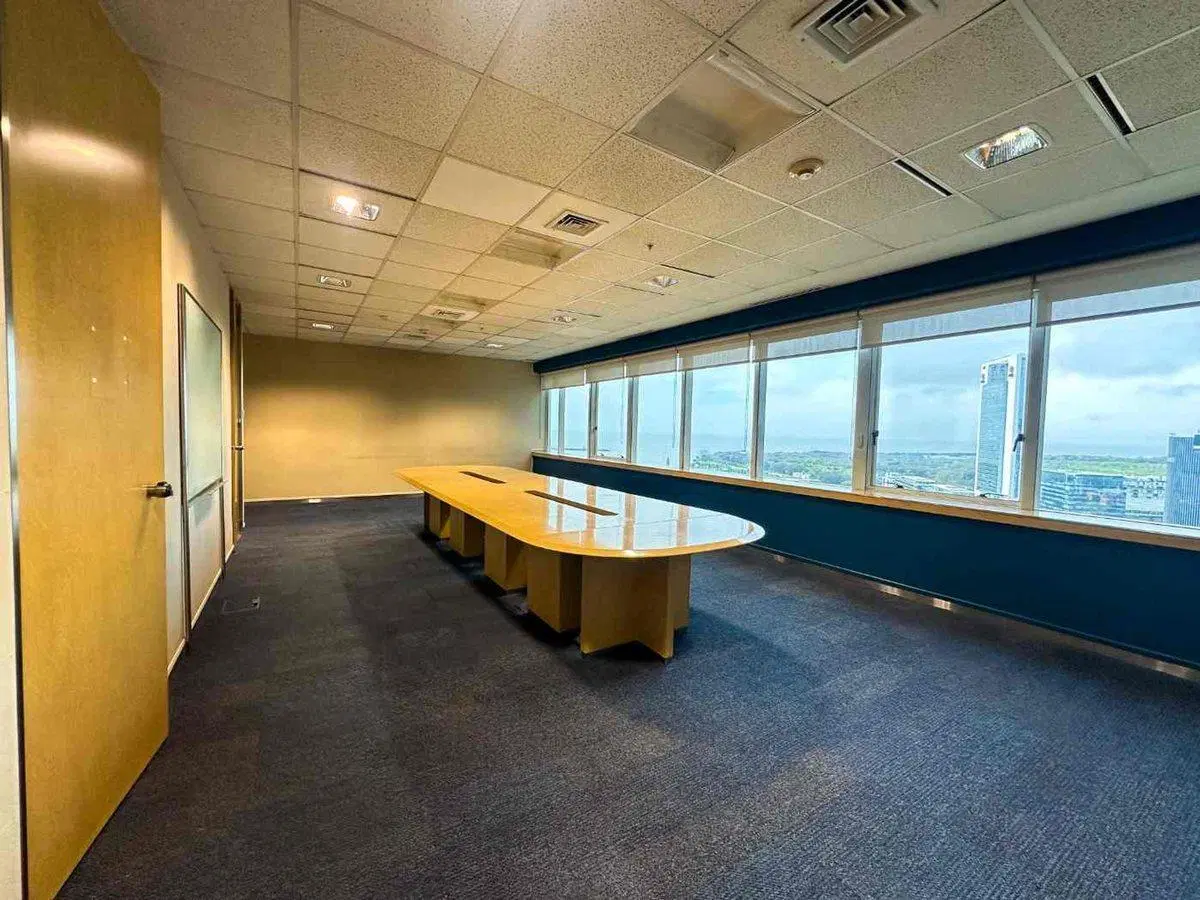 OFICINA EN VENTA EN PUERTO MADERO EN LAMINAR PLAZA 5