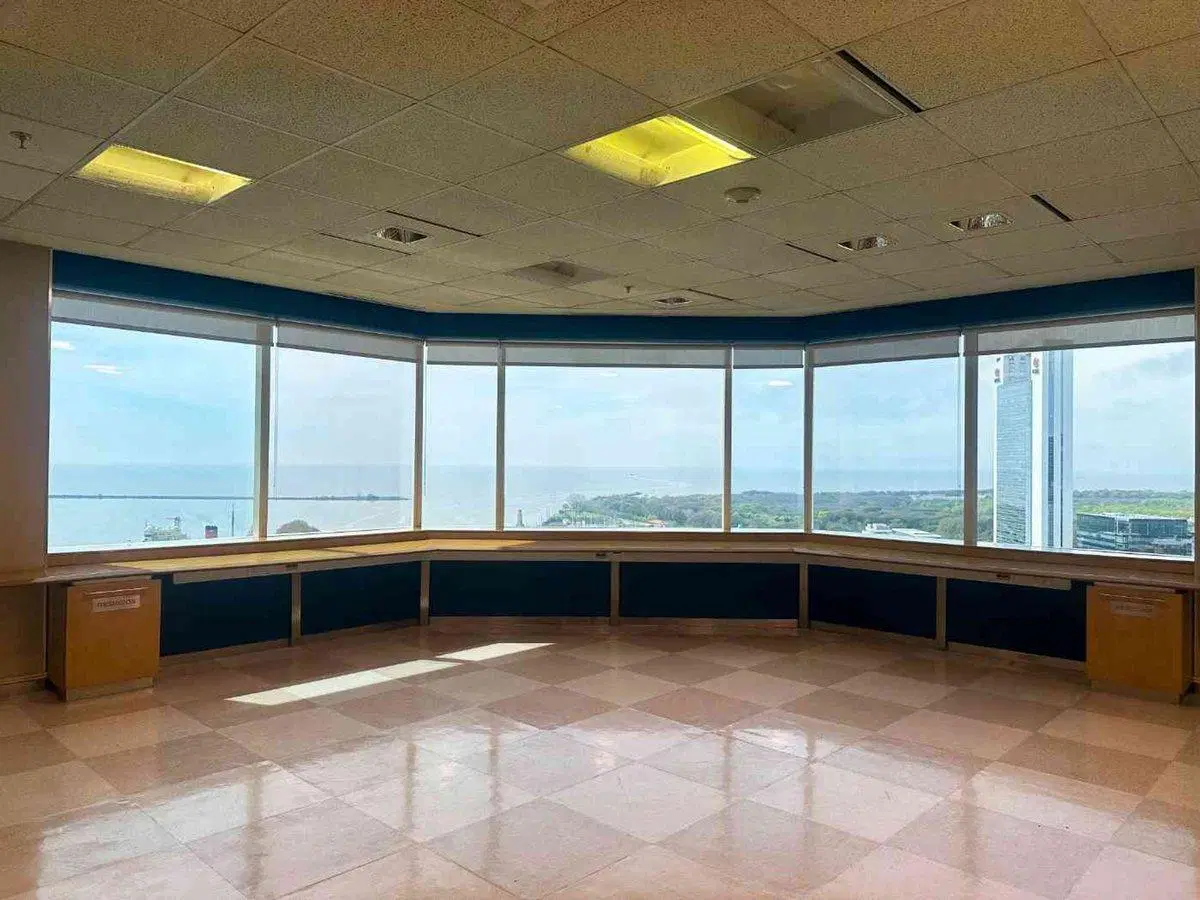 OFICINA EN VENTA EN PUERTO MADERO EN LAMINAR PLAZA 4