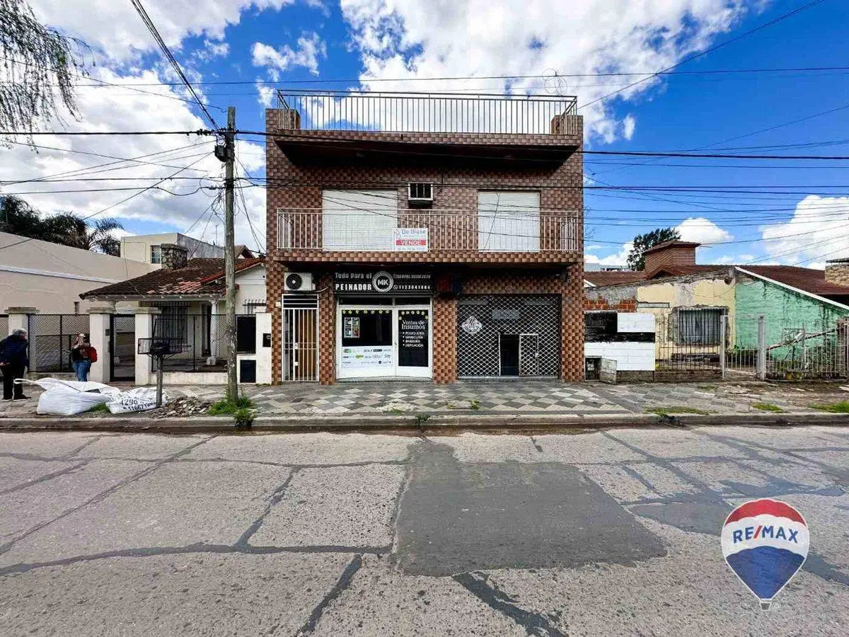 CASA 3 AMBIENTES EN VENTA MONTE GRANDE CON LOCALES 5