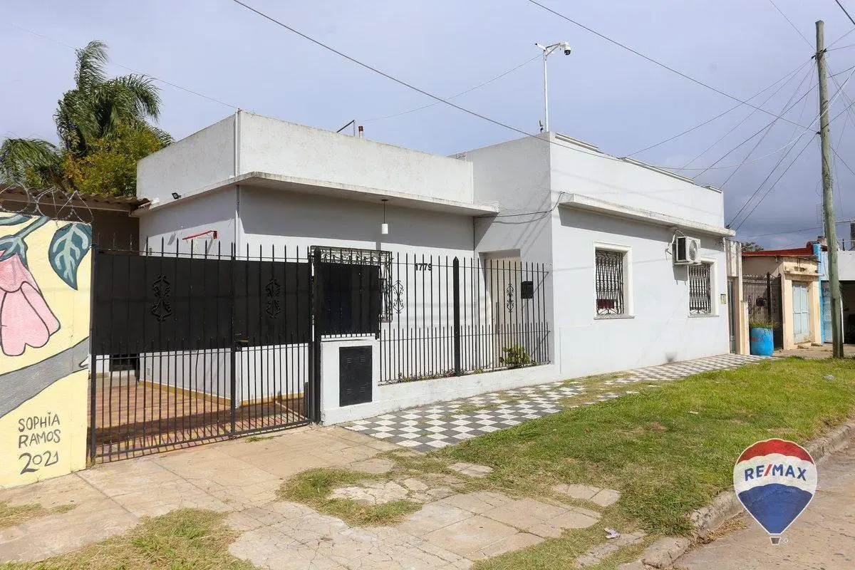 CASA 3 AMBIENTES EN VENTA EN LUIS GUILLON CENTRO 2