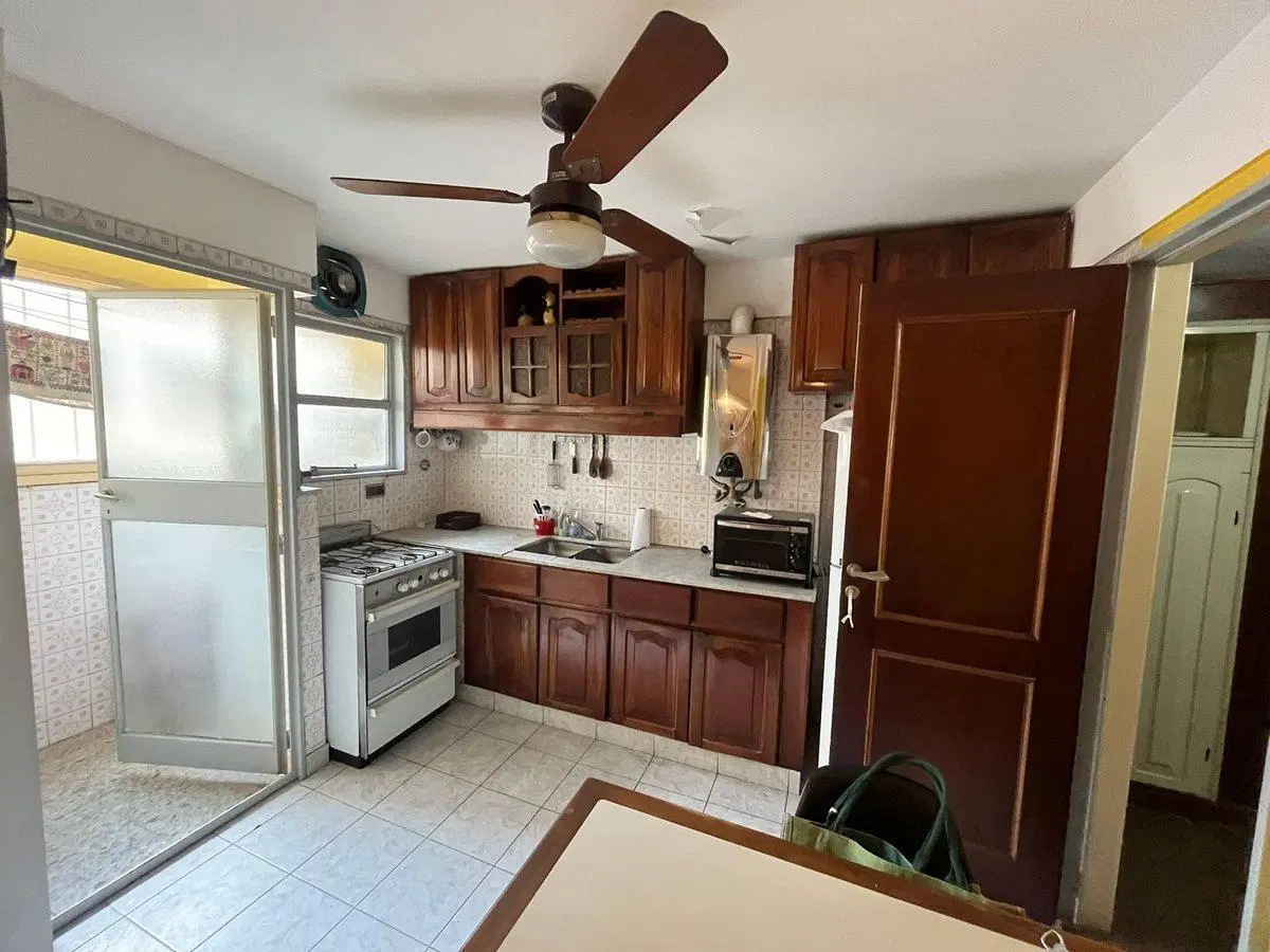 DEPARTAMENTO 5 AMBIENTES VENTA LOMAS COCHERA 4