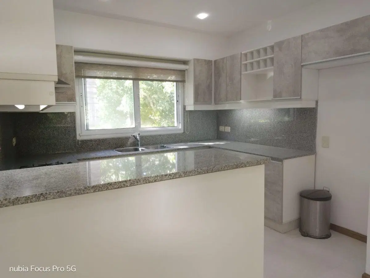 CASA EN VENTA 4 AMBIENTES EN CANNING 8
