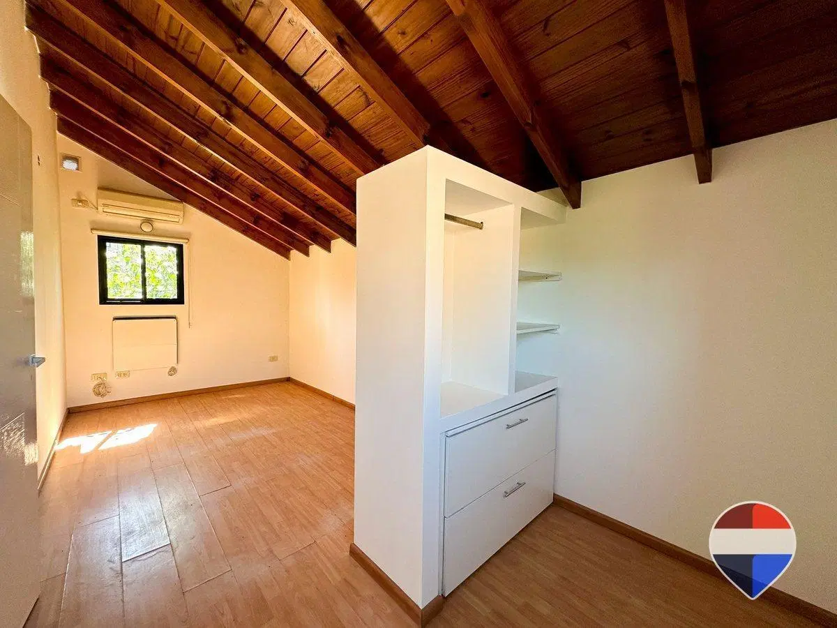 CASA EN VENTA EN EZEIZA TIPO DUPLEX 8