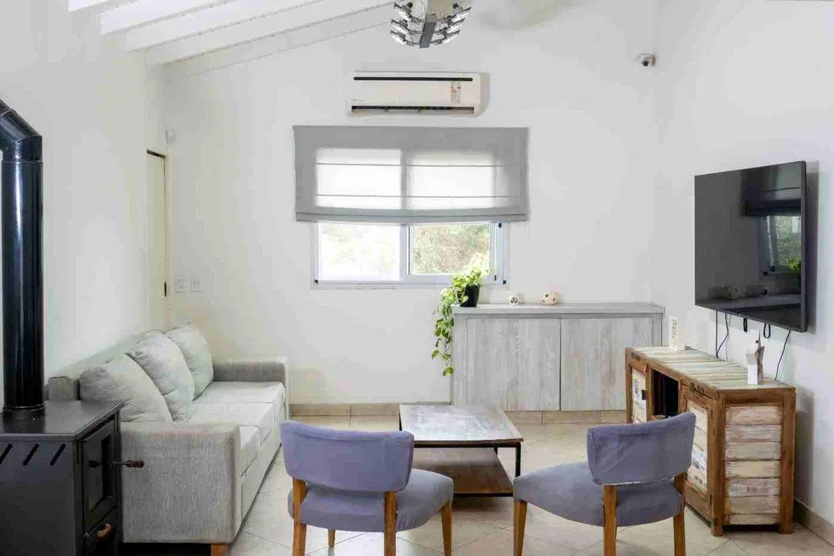 CASA CON PILETA 6 AMBIENTES EN VENTA MONTE GRANDE 8
