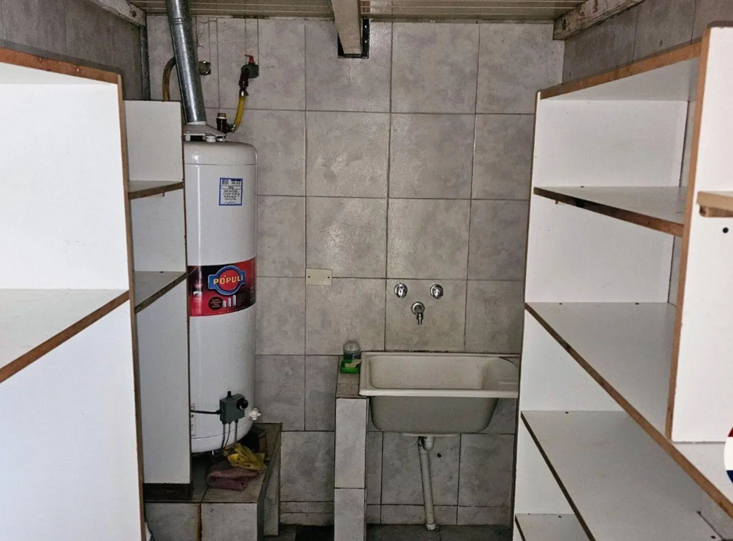 CASA 4 AMBIENTES EN VENTA EN LOMAS CON LOCAL 4