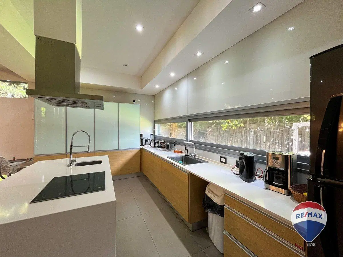 CASA 6 AMBIENTES EN ALQUILER EN LAGOS DE CANNING 3