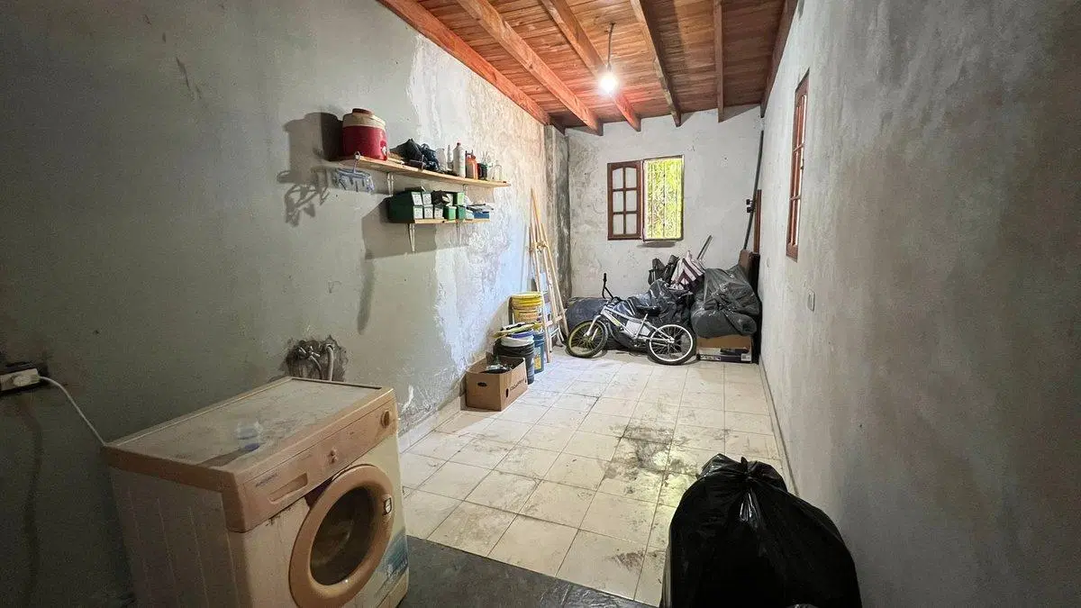 CASA 7 AMBIENTES EN VENTA MONTE GRANDE GRAN LOTE 4