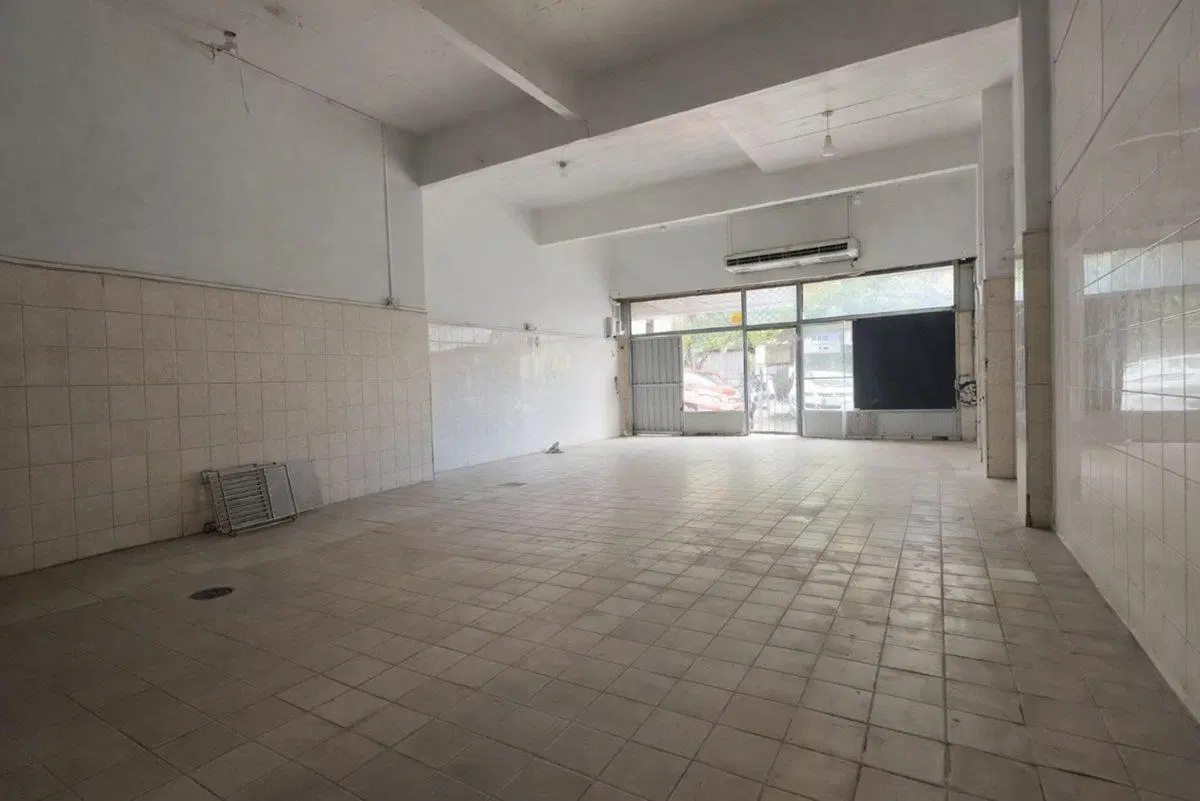 LOCAL COMERCIAL EN VENTA EN MONTE GRANDE 8