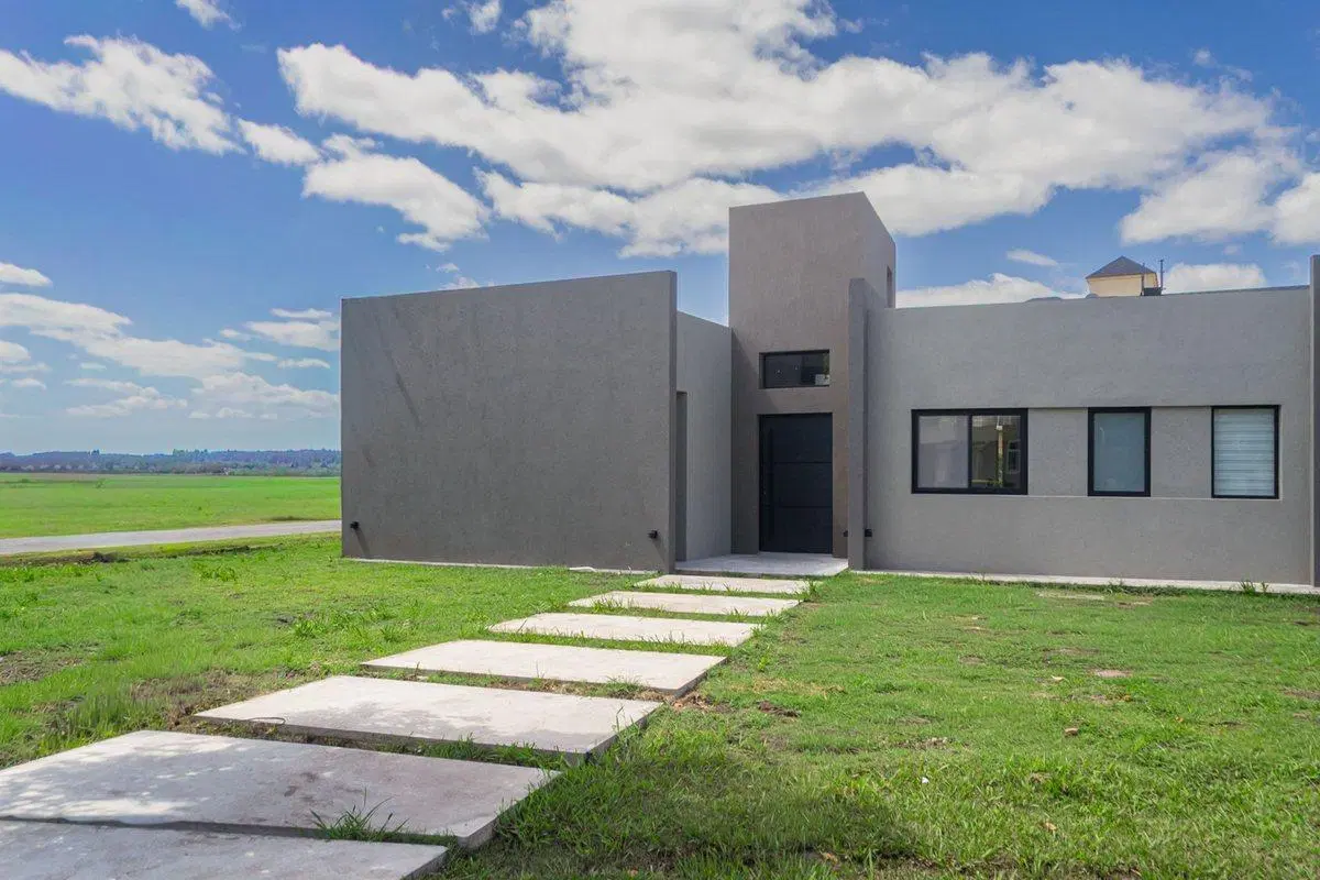 CASA EN VENTA 5 AMBIENTES EN FINCAS DEL ALBA 2