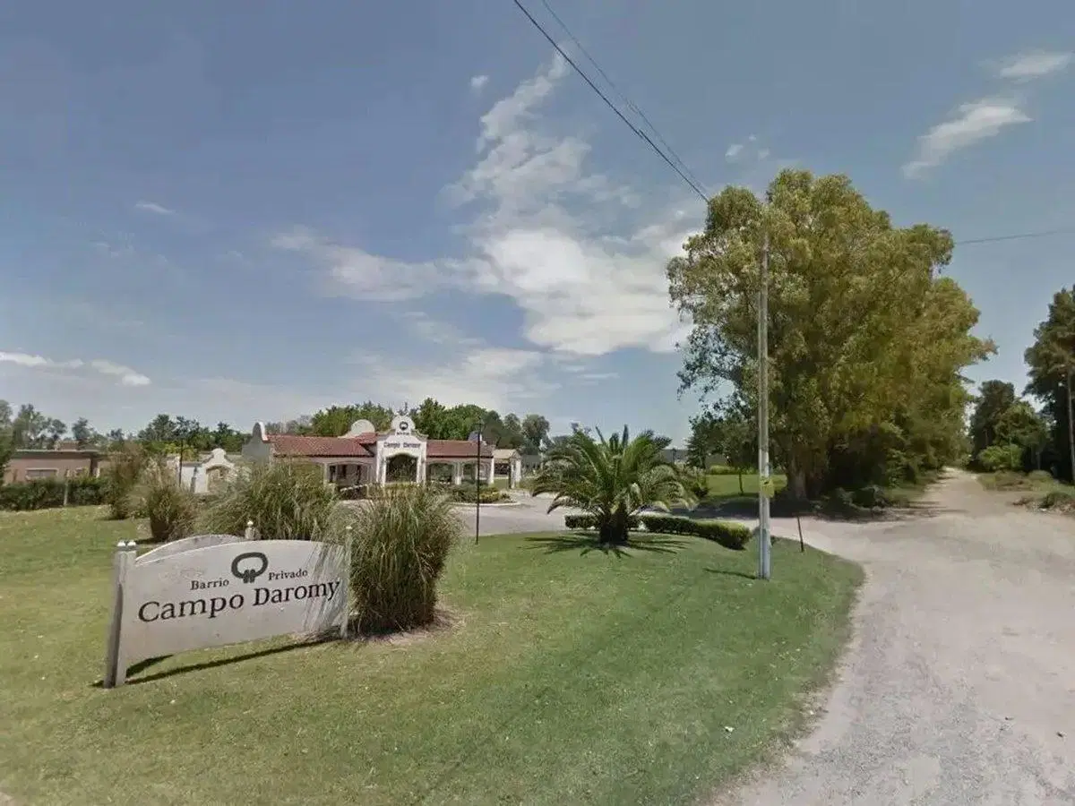 LOTE EN BARRIO CERRADO DAROMY 3
